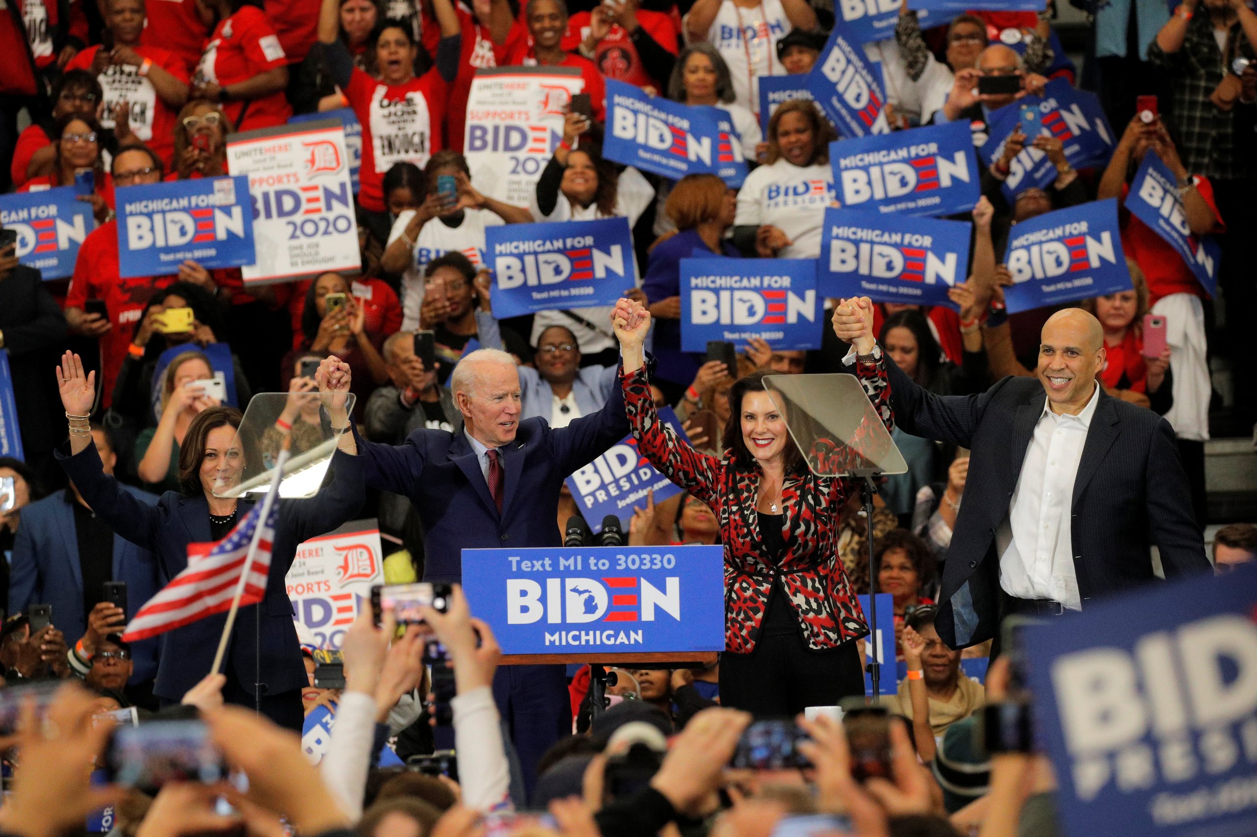 Biden Joined by Booker, Harris in Show of Unity Ahead of Key Michigan Vote