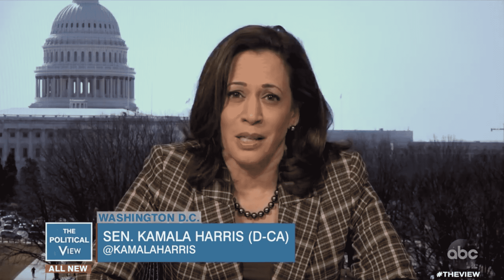 Kamala Harris Praises Sanders as an ‘Extraordinary Leader’ Who Can ‘See What Can Be’