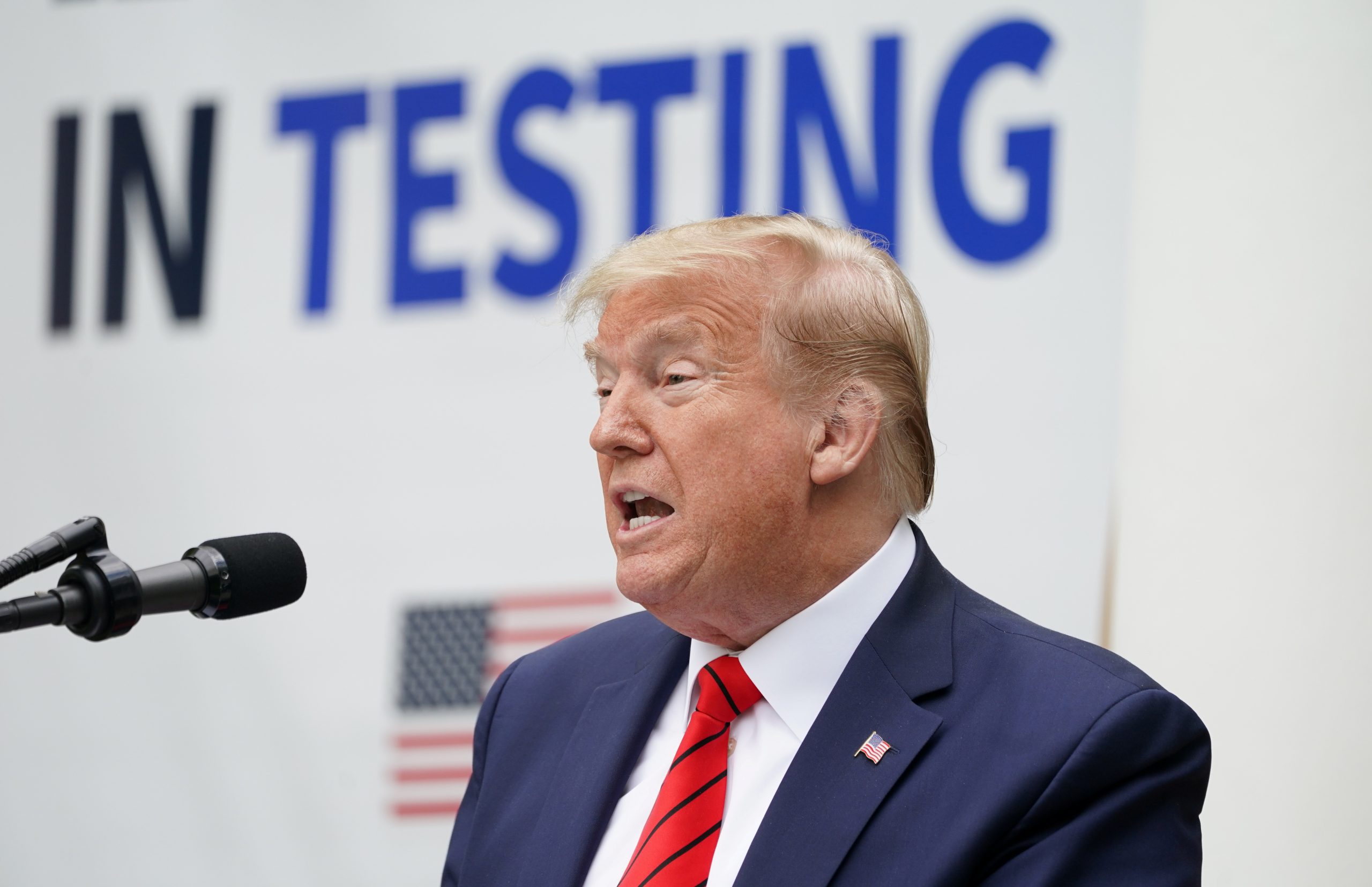 Trump to Tap Ex-Glaxo Exec, US General for Coronavirus Vaccine Effort
