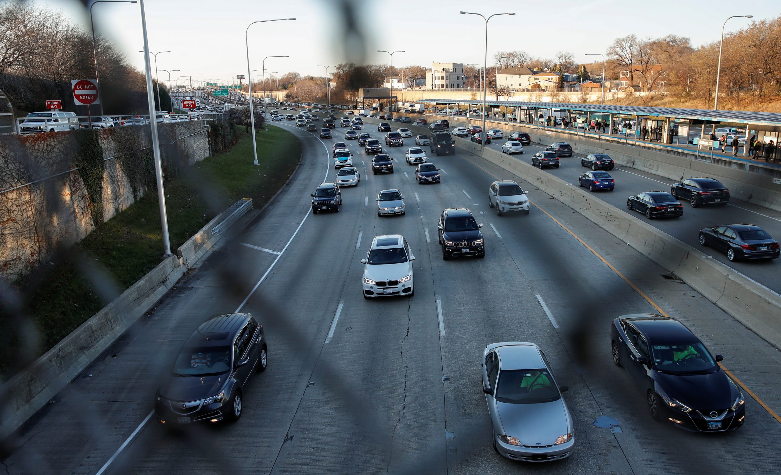 US States Sue Trump Administration Over Fuel Efficiency Rollback