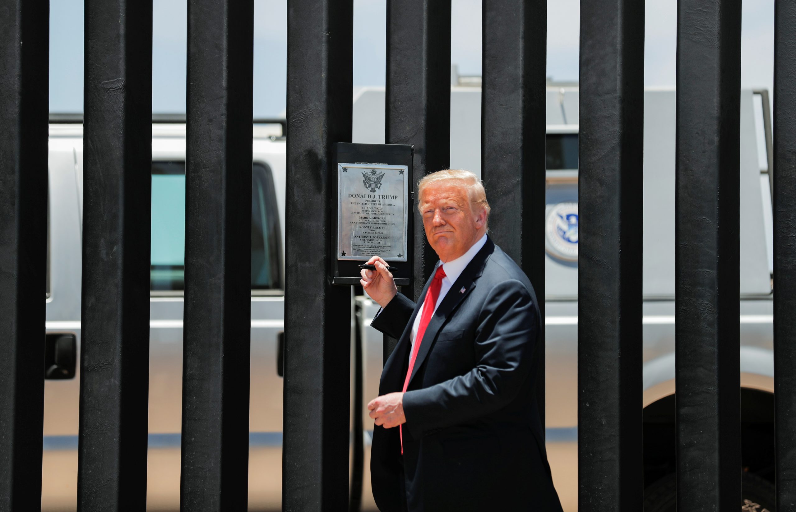 Trump Signs ‘Foolproof’ Border Wall During Trip to Arizona