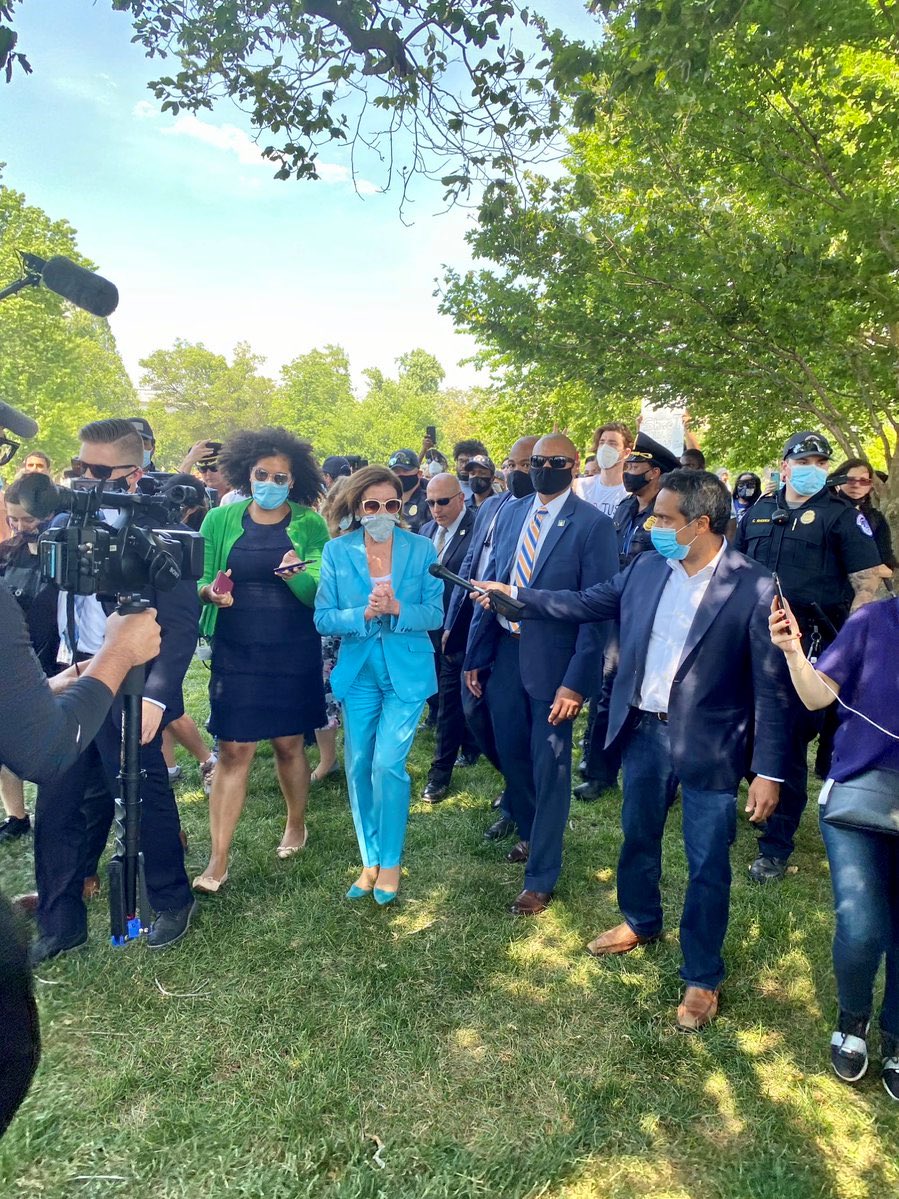 Pelosi Meets With George Floyd Protesters Outside the US Capitol