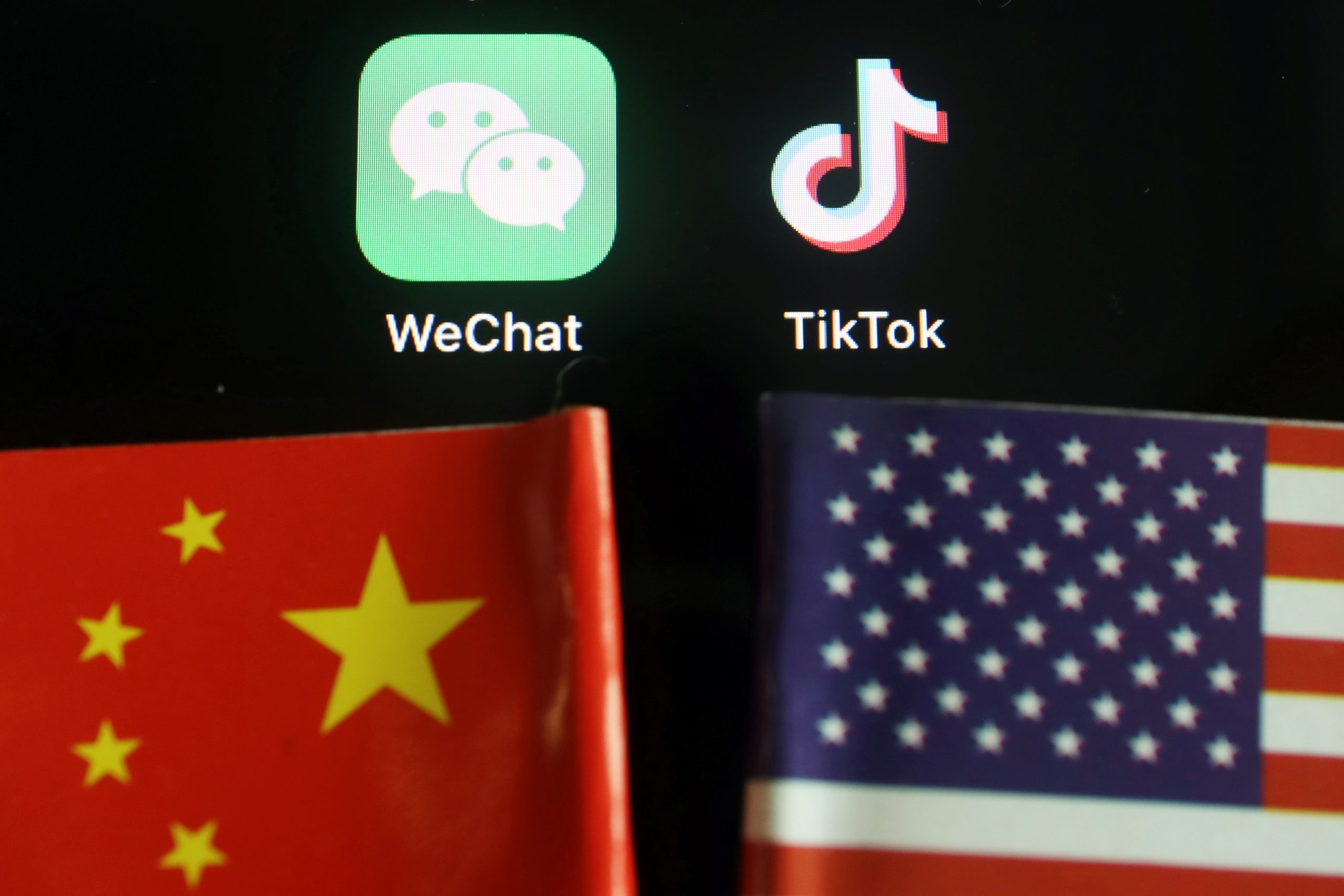 Trump Preps Bans on WeChat, TikTok, Stoking Tension With Beijing