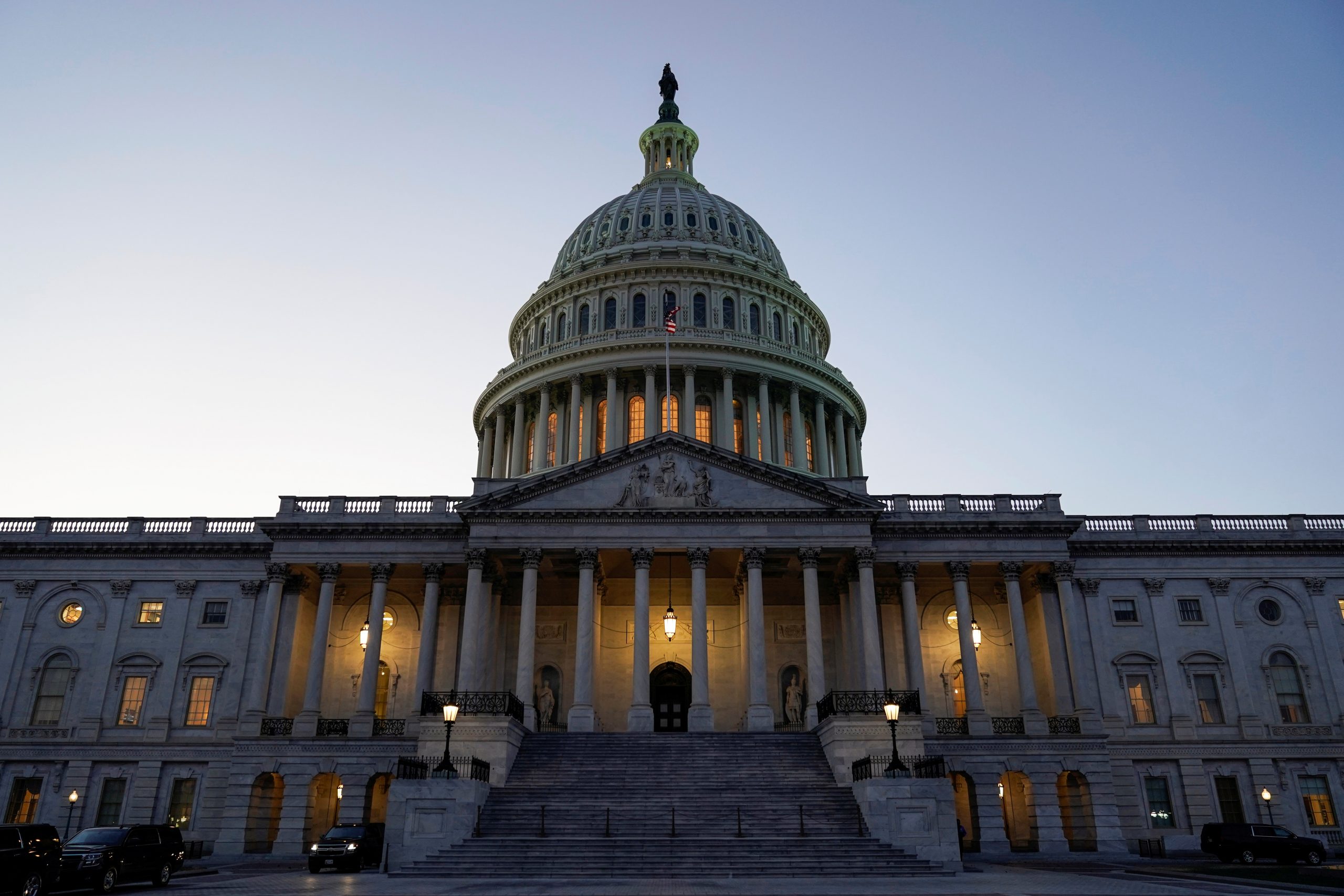 US Governors Question Cost of Trump COVID-19 Aid Plans, Urge Talks to Continue