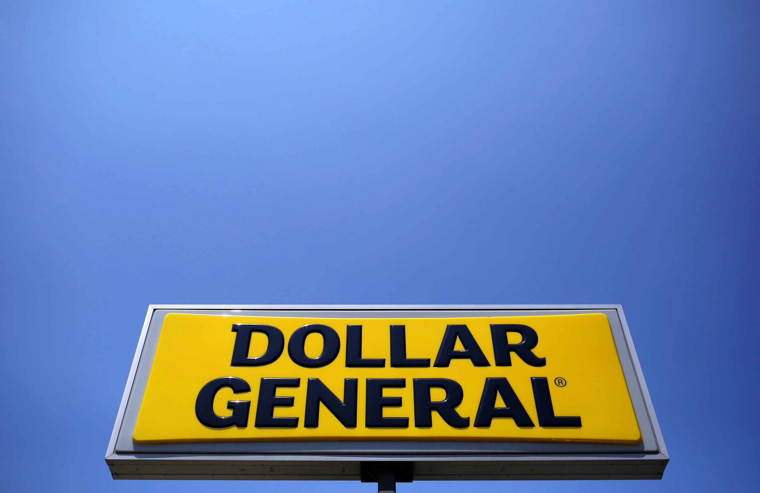 US Dollar Chains Report Profit Surge as Downturn Makes Shoppers Thrifty