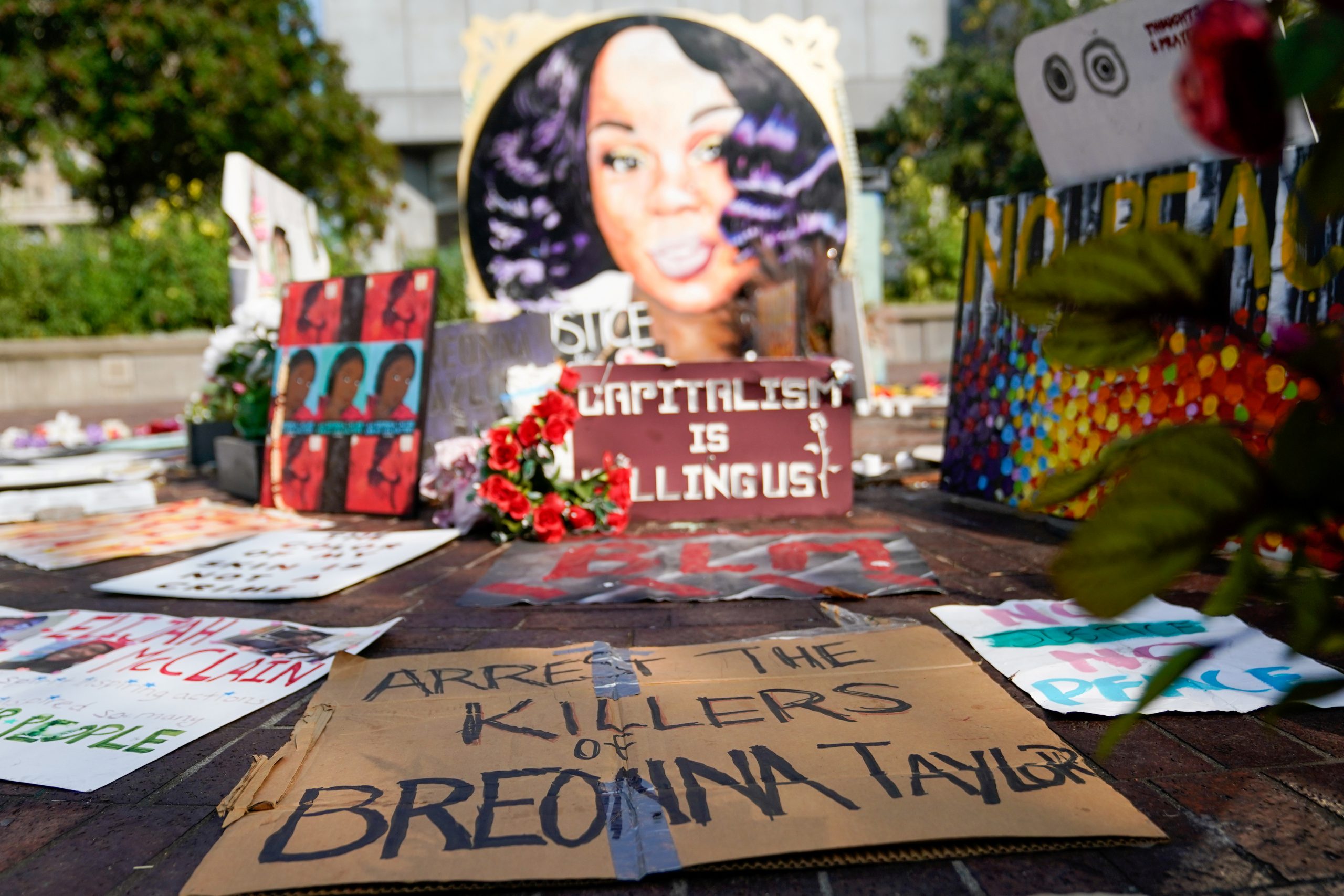 Louisville Settles Wrongful Death Lawsuit Filed by Breonna Taylor’s Family