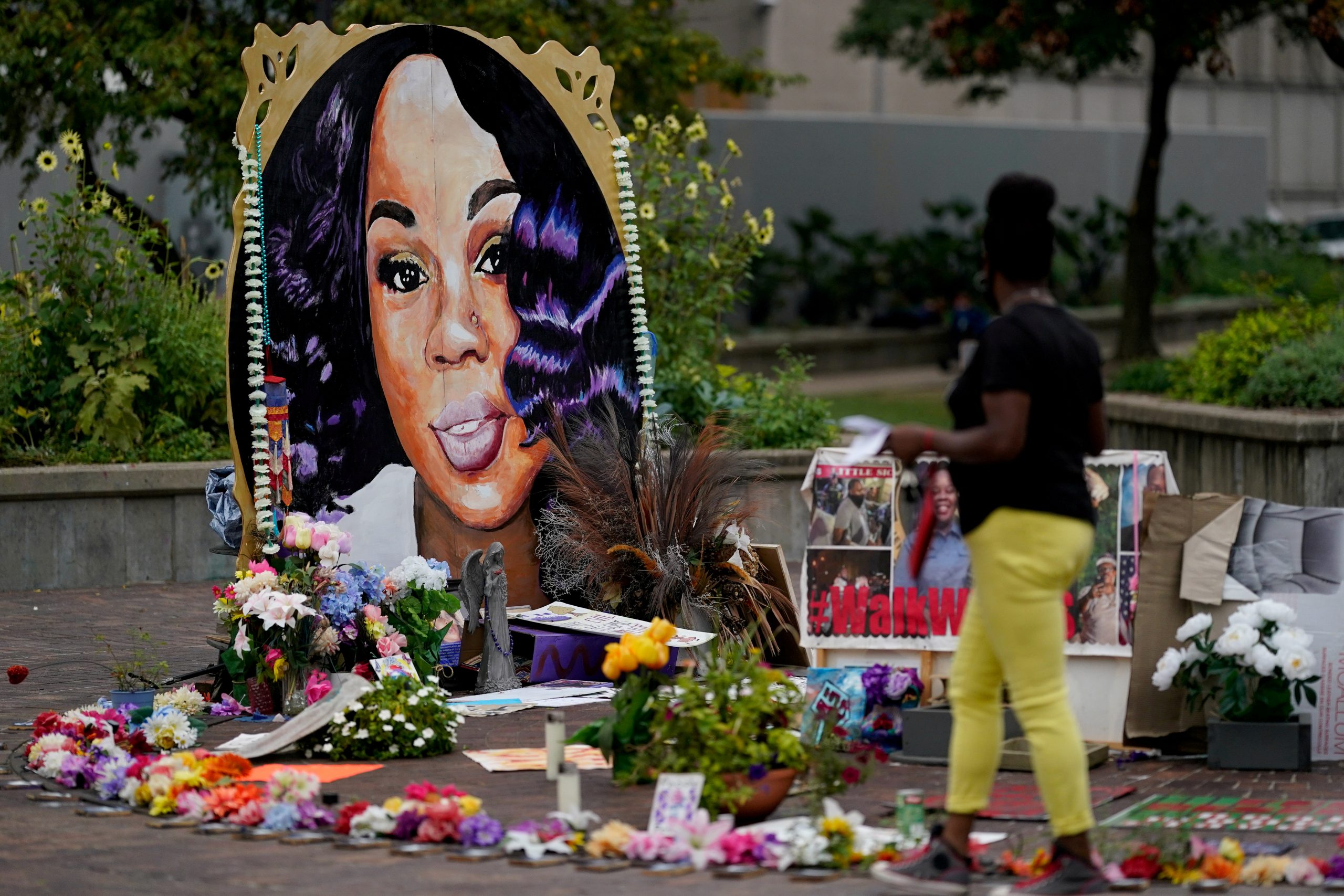 Kentucky Grand Jury Indicts One of Three Officers in Breonna Taylor Case