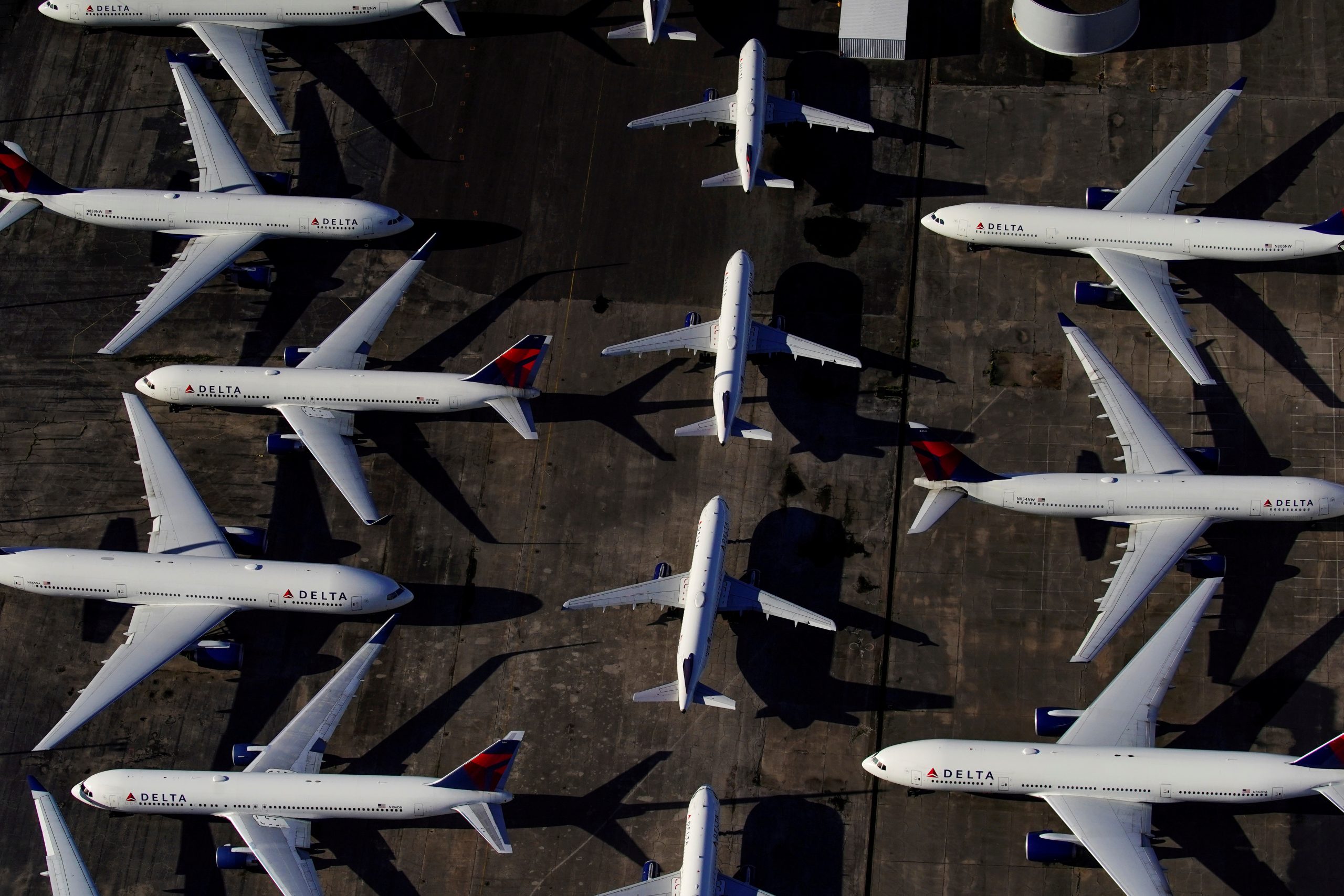 US Airlines Await Fresh Shot at Federal Aid as Pelosi, Mnuchin Talk