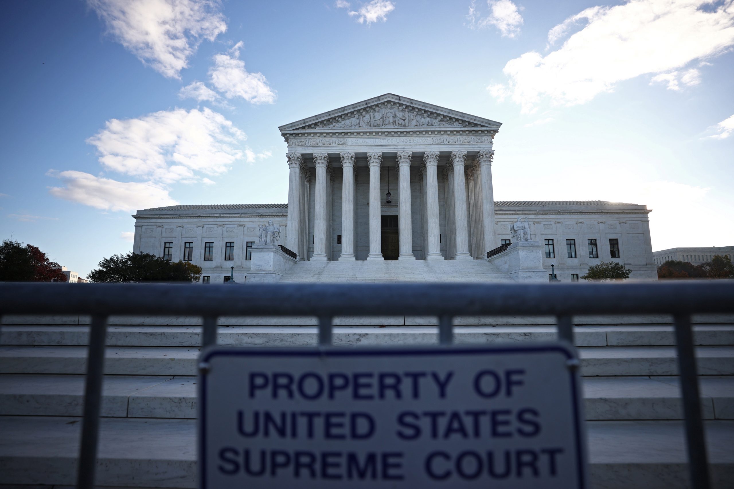 US Supreme Court Justices Appear Unlikely To Strike Down Obamacare