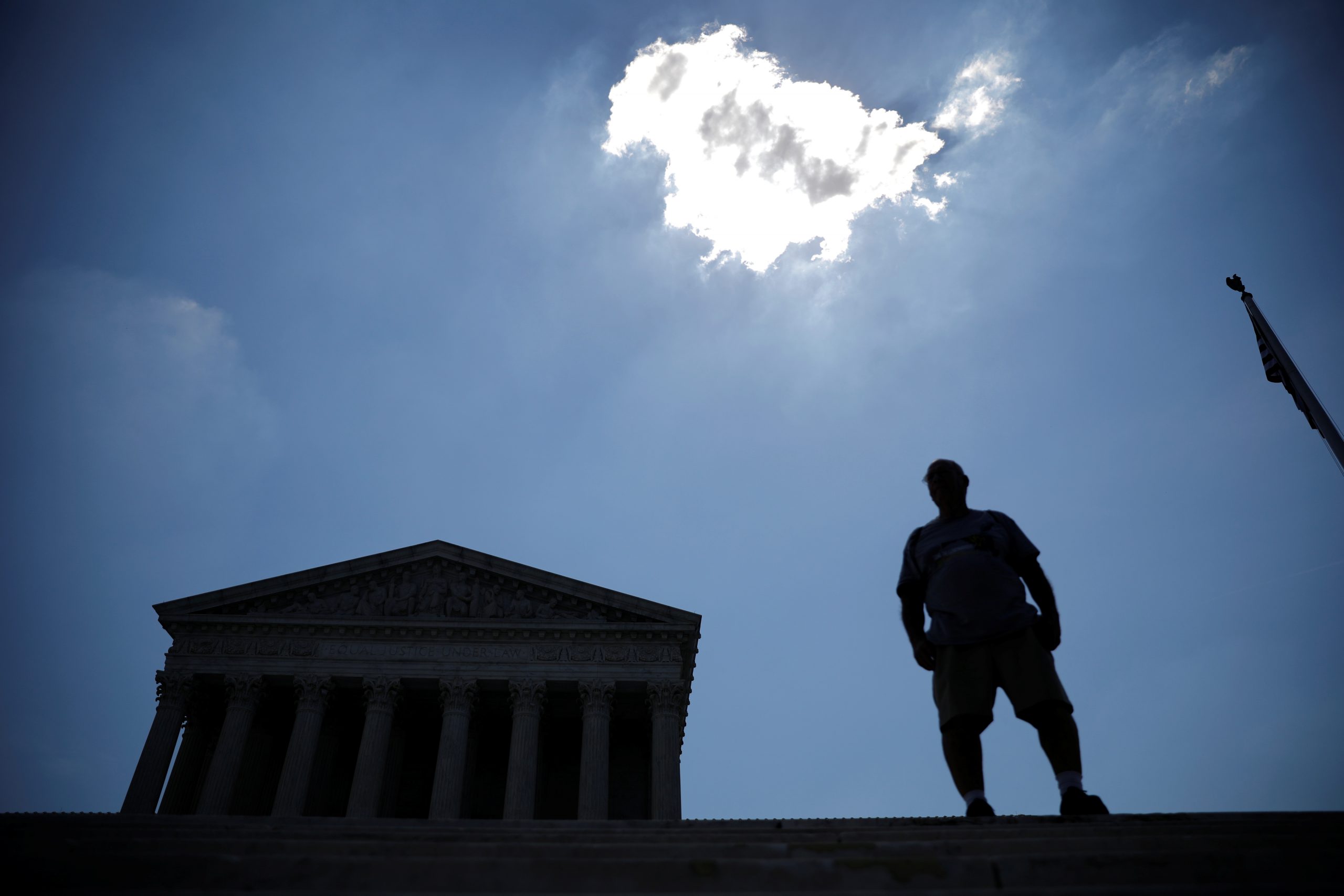 US Supreme Court Weighs Trump Bid To Bar Illegal Immigrants From Census Totals