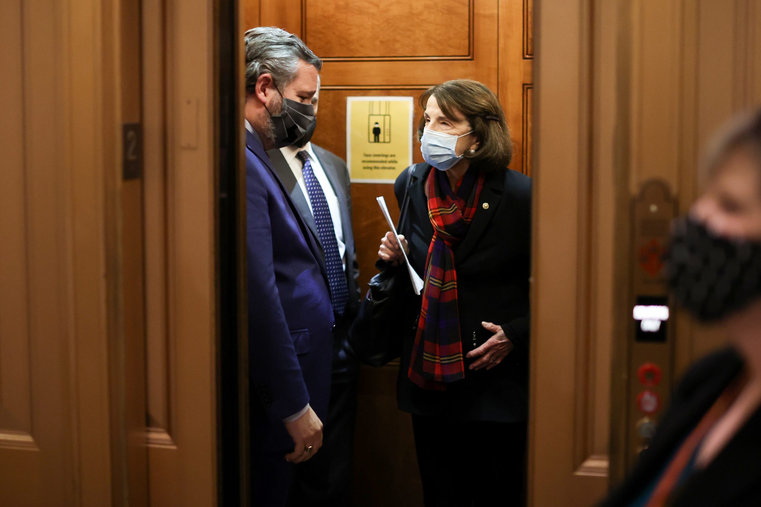 Feinstein Clarifies That She Plans To Serve Out Her Term