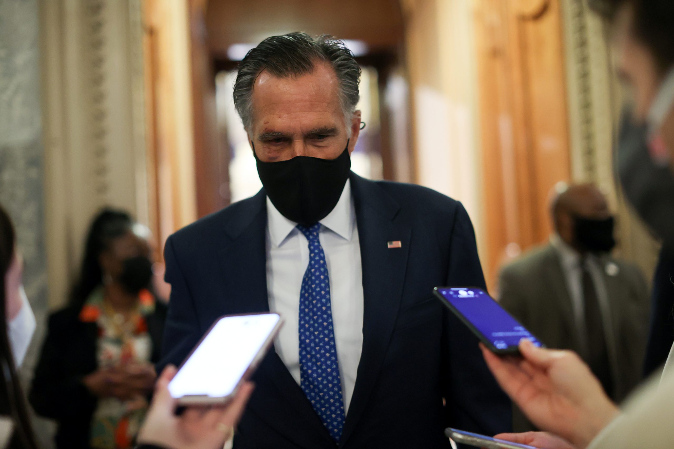 Romney Recovering After Fall That Led To a ‘Lot of Stitches’