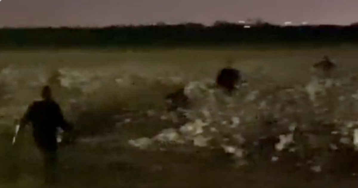 Video: Illegal Immigrants Run Across Border After Border Patrol Agents Are ‘Pulled From Field’