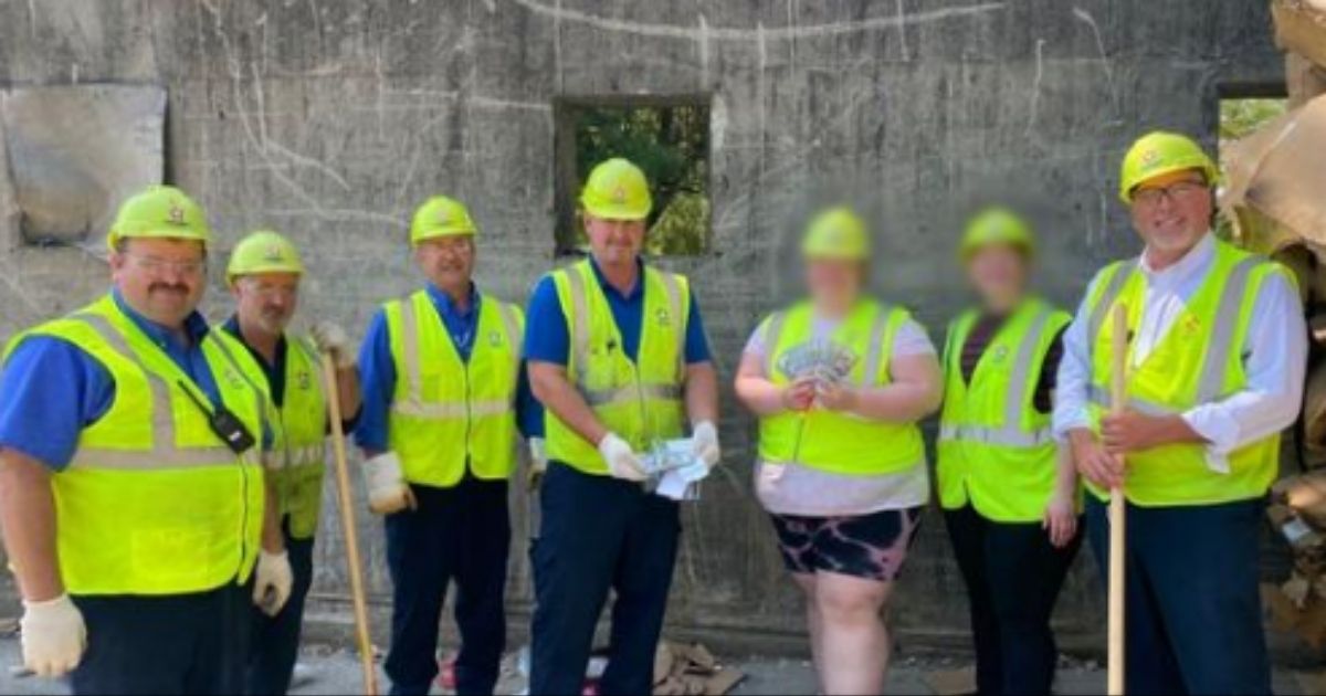 Waste Collection Agency Scrambles to Dig Through Trash After Family Mistakenly Throws Out $25,000