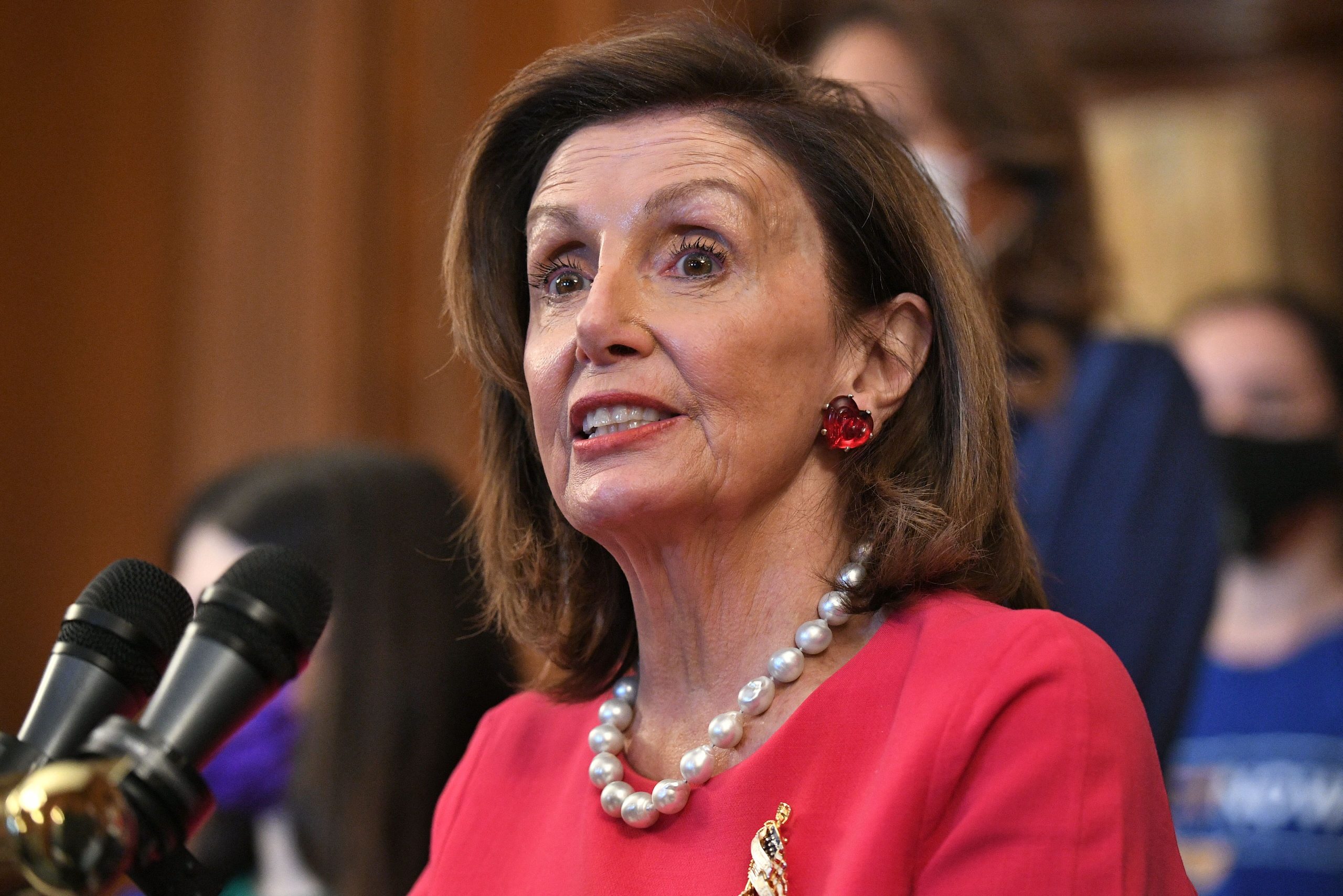Capitol Rioter Who Said She Wanted to Shoot Pelosi Pleads Guilty to Misdemeanor