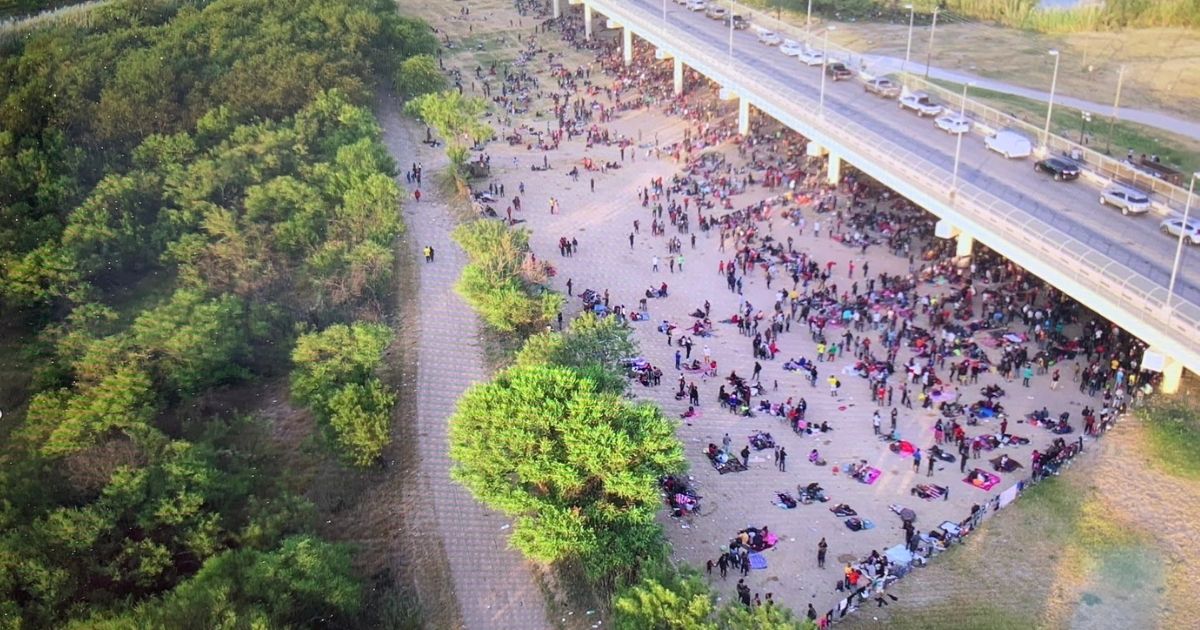 Wild Photo Shows Thousands of Migrants Waiting To Be Apprehended as Border Patrol Is ‘Overwhelmed’