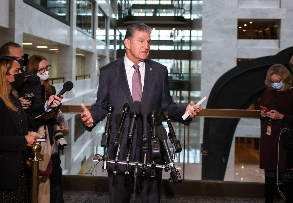Manchin Opposes Changing Filibuster to Raise Debt Ceiling, Slams Creation of ‘Artificial Crises’