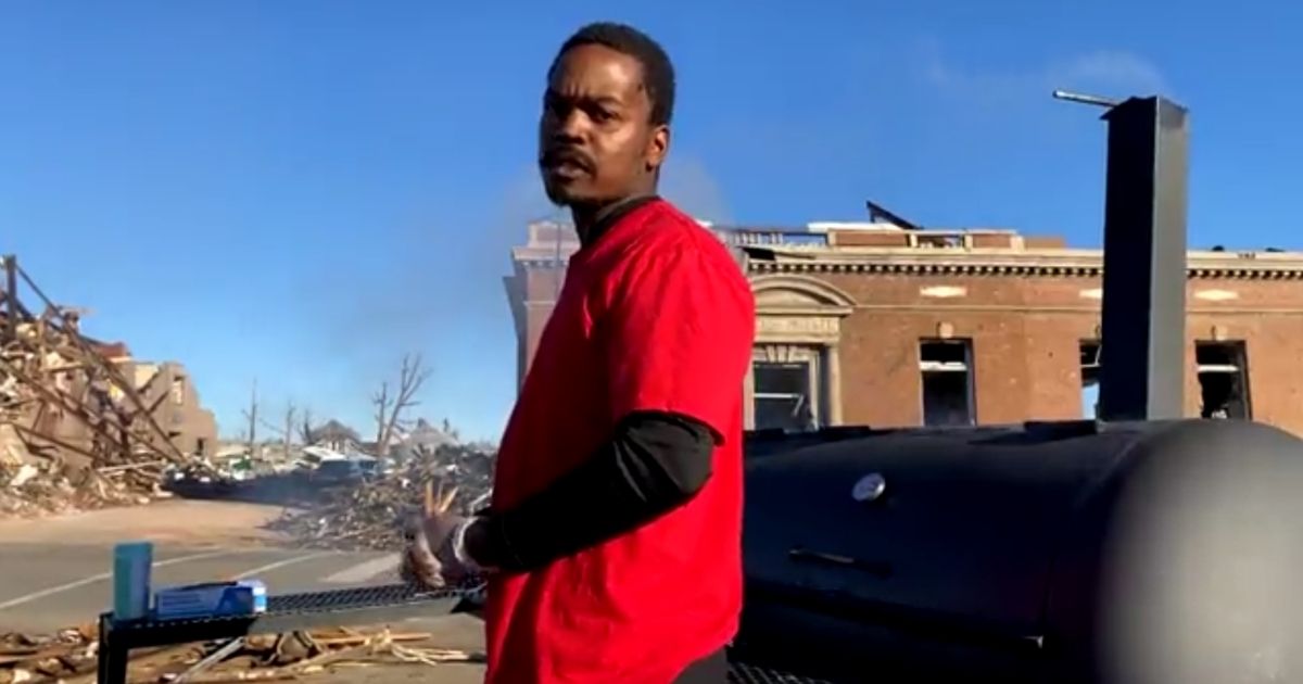 Man Shows Up in the Middle of Storm-Ravaged Kentucky with Grill and Truckload of Food
