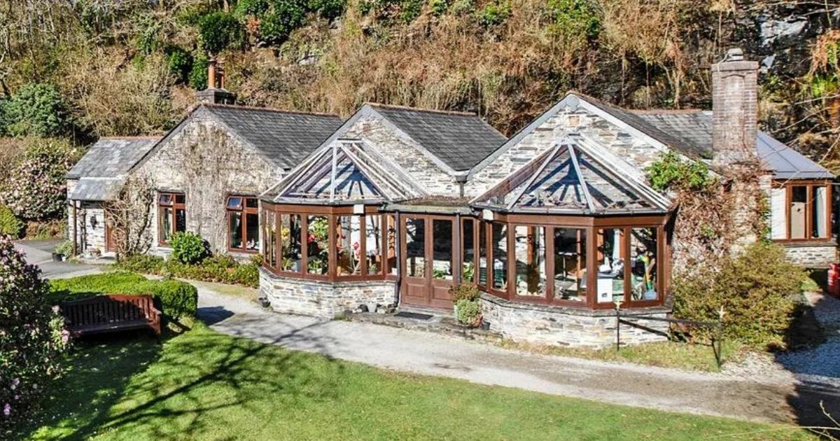 4-Bedroom Home for Sale in England Sitting Atop Huge Cave System