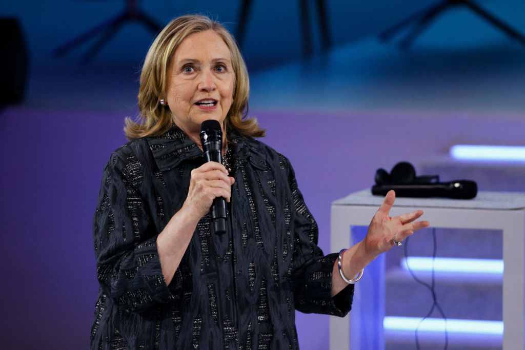 Report: Clintons Notice an Opportunity for a Big Return as Democrats Sink in Election Season Chaos