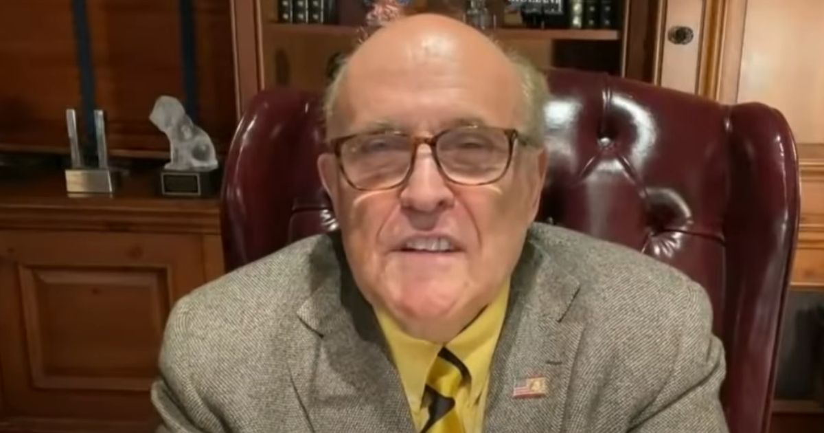 Giuliani: I Have About ‘1,000 Pieces of Evidence’ Stashed in My Den Against Hillary Clinton