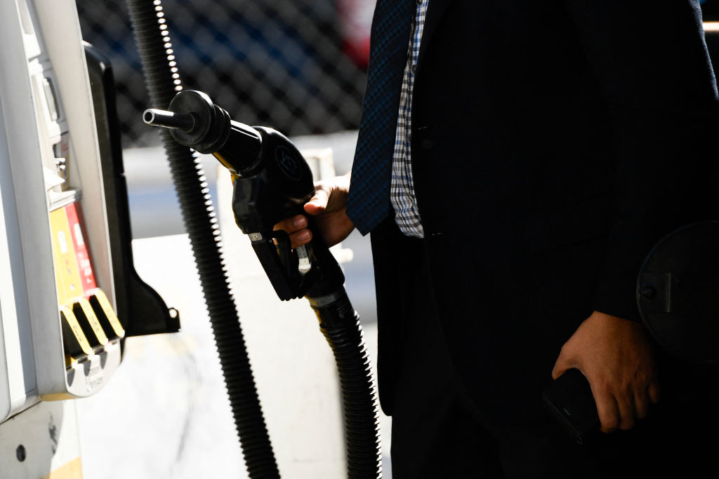Local Gas Station Stuns Community With All-Day ‘Sale’ of Regular Unleaded Gas