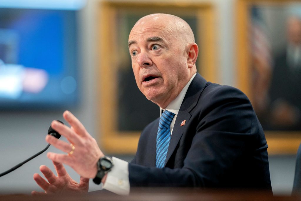 DHS Secretary Comes Under Fire for Not Knowing Whereabouts of 42 Immigrants on Terror Watch List