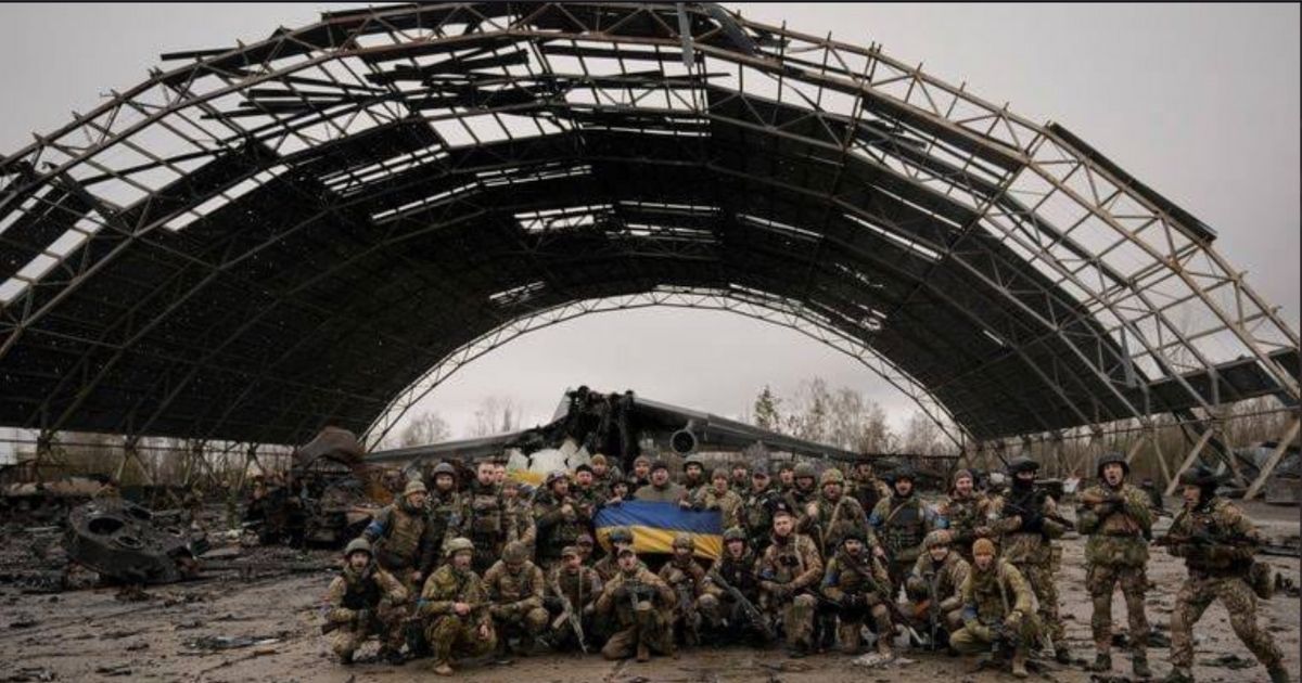 Ukraine Capture Wreckage of World's Biggest Aircraft