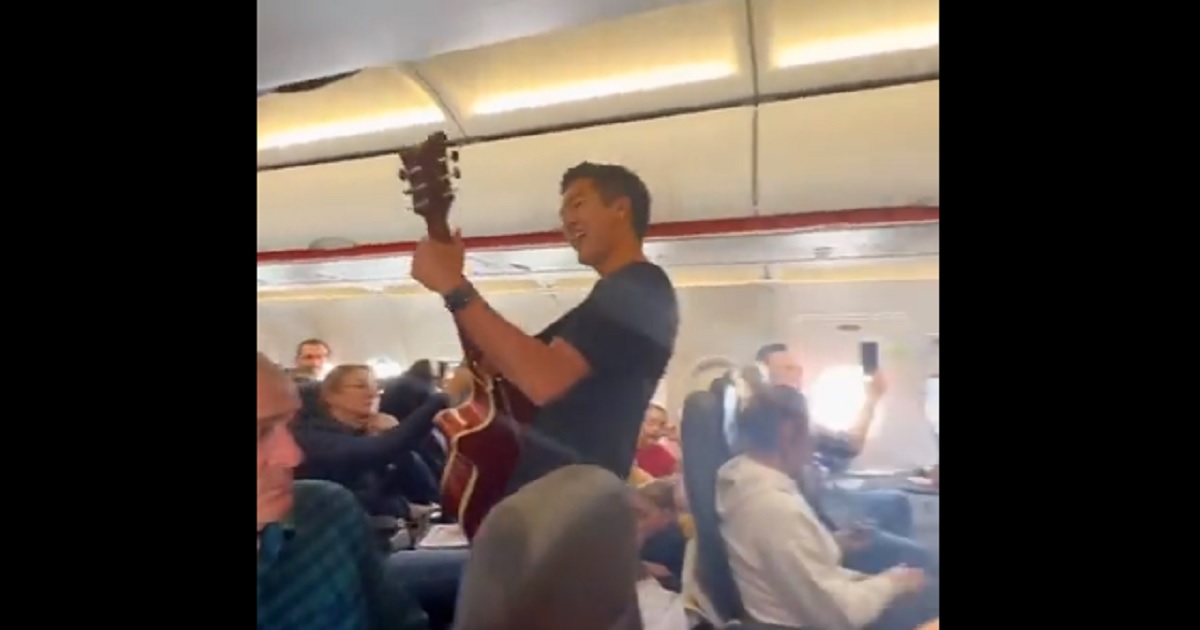 Pastor Who Was Mocked for Worshipping God on Plane Responds to the Congresswoman Who Targeted Him