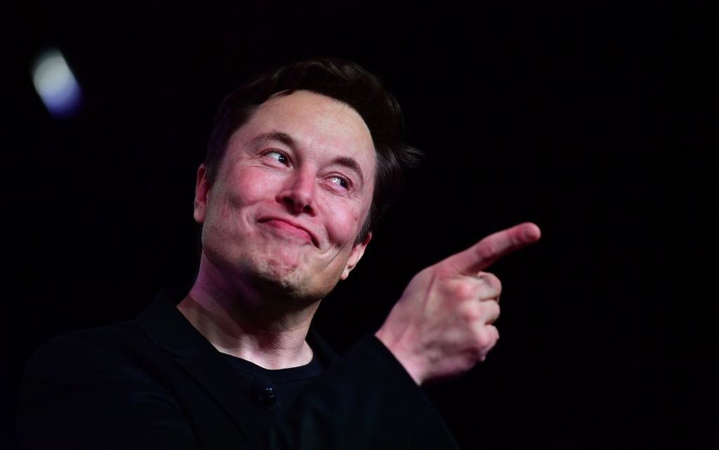 Elon Musk Publicly Sighs at Bill Gates, And Now He’s Gone Viral