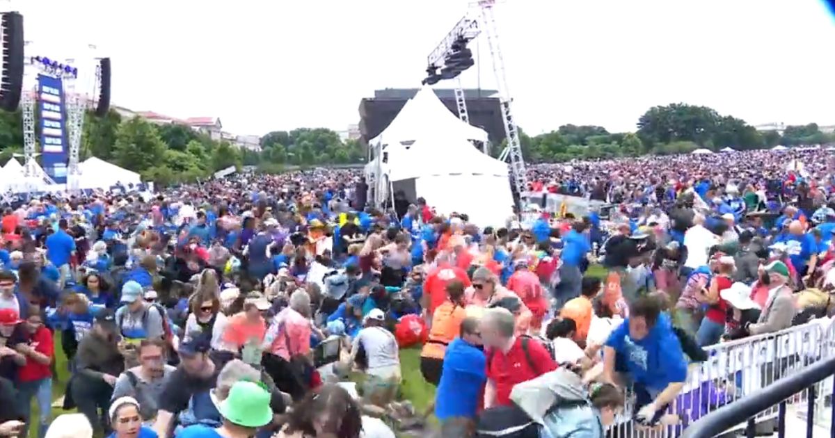 Watch: Anti-Gun Crowd Get Nasty Lesson in What Happens When the Other Guy Has a Gun and You Don't – It's Every Man for Himself