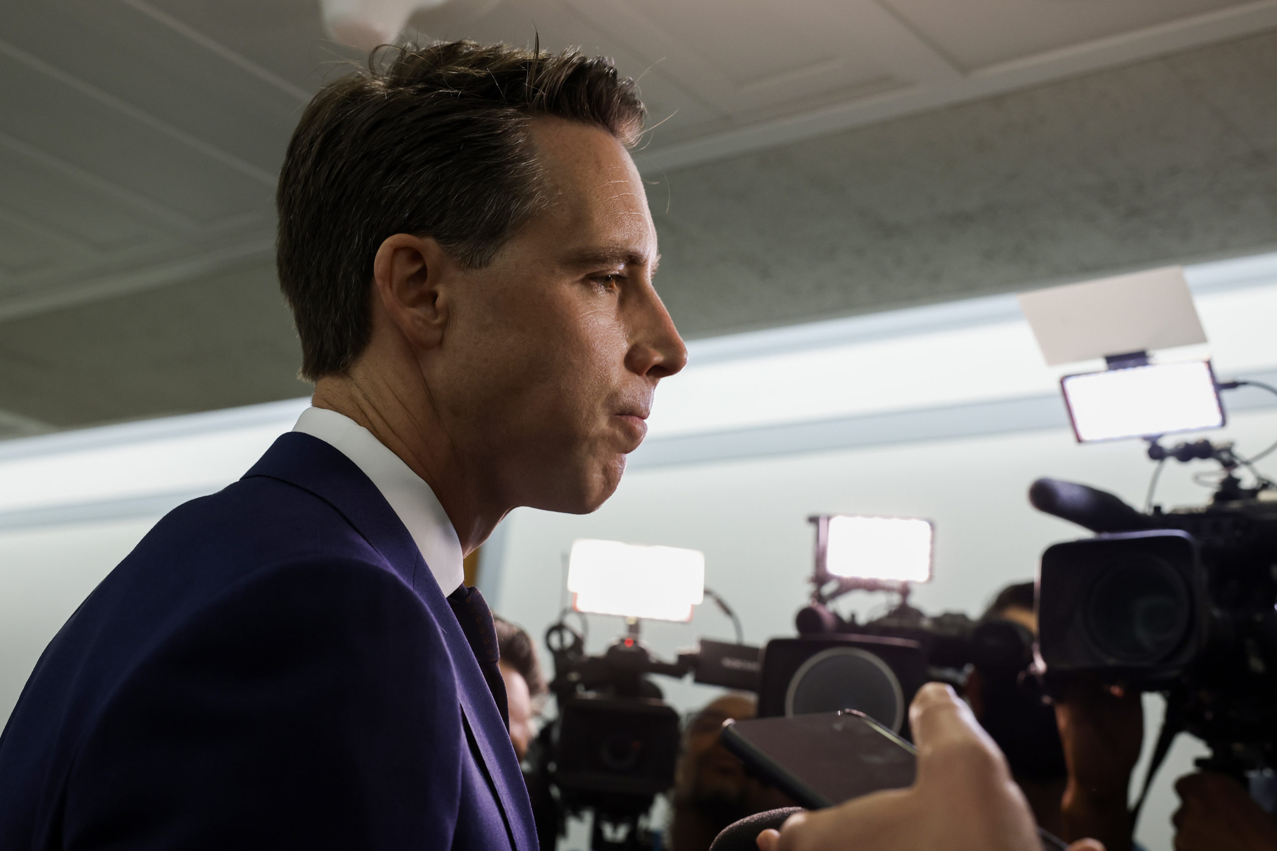 Watch: UC Berkeley Professor Calls Hawley’s Line of Questioning ‘Transphobic’ During Hearing