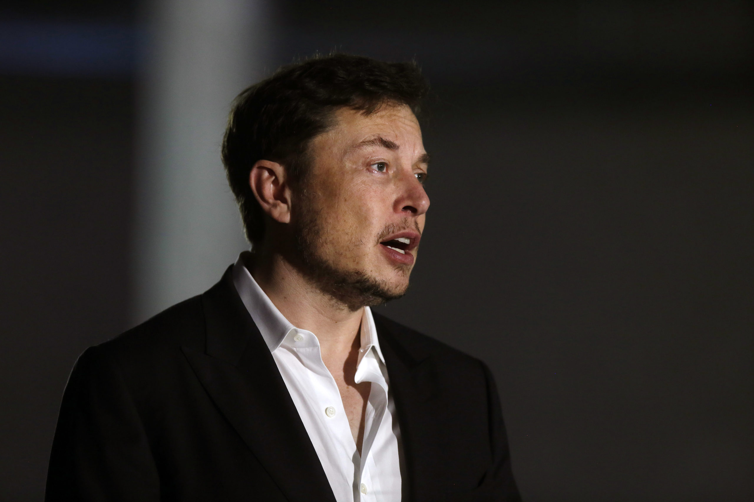 Elon Musk Mocks Twitter’s Leadership With Memes