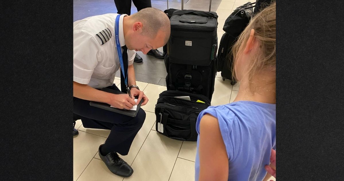 Crying 6-Year-Old Loses Tooth on Plane, So Captain Steps Up to Smooth Things Over with Tooth Fairy