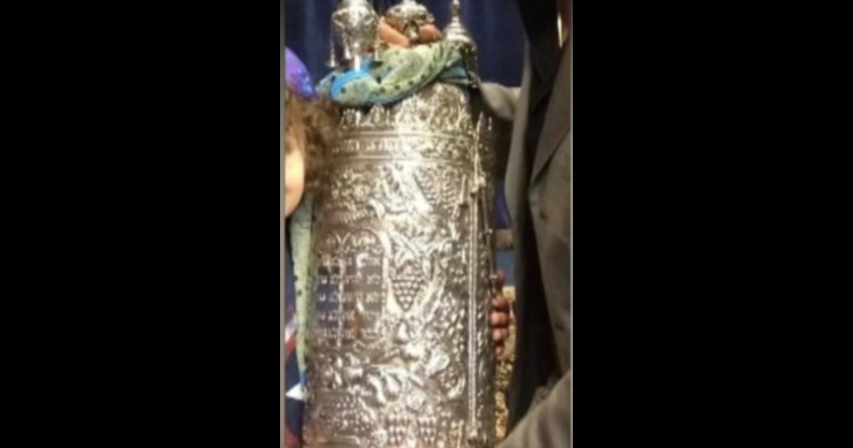 Priceless Torah Stolen in Las Vegas Expo Heist, Massive Reward Posted
