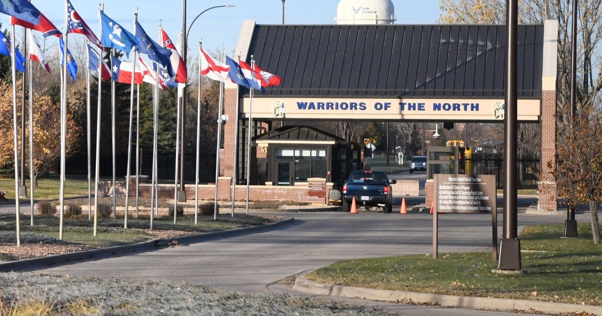 Chinese Company Buys Huge Amount of US Land – It's Right By the 'Backbone of All US Military Communication'