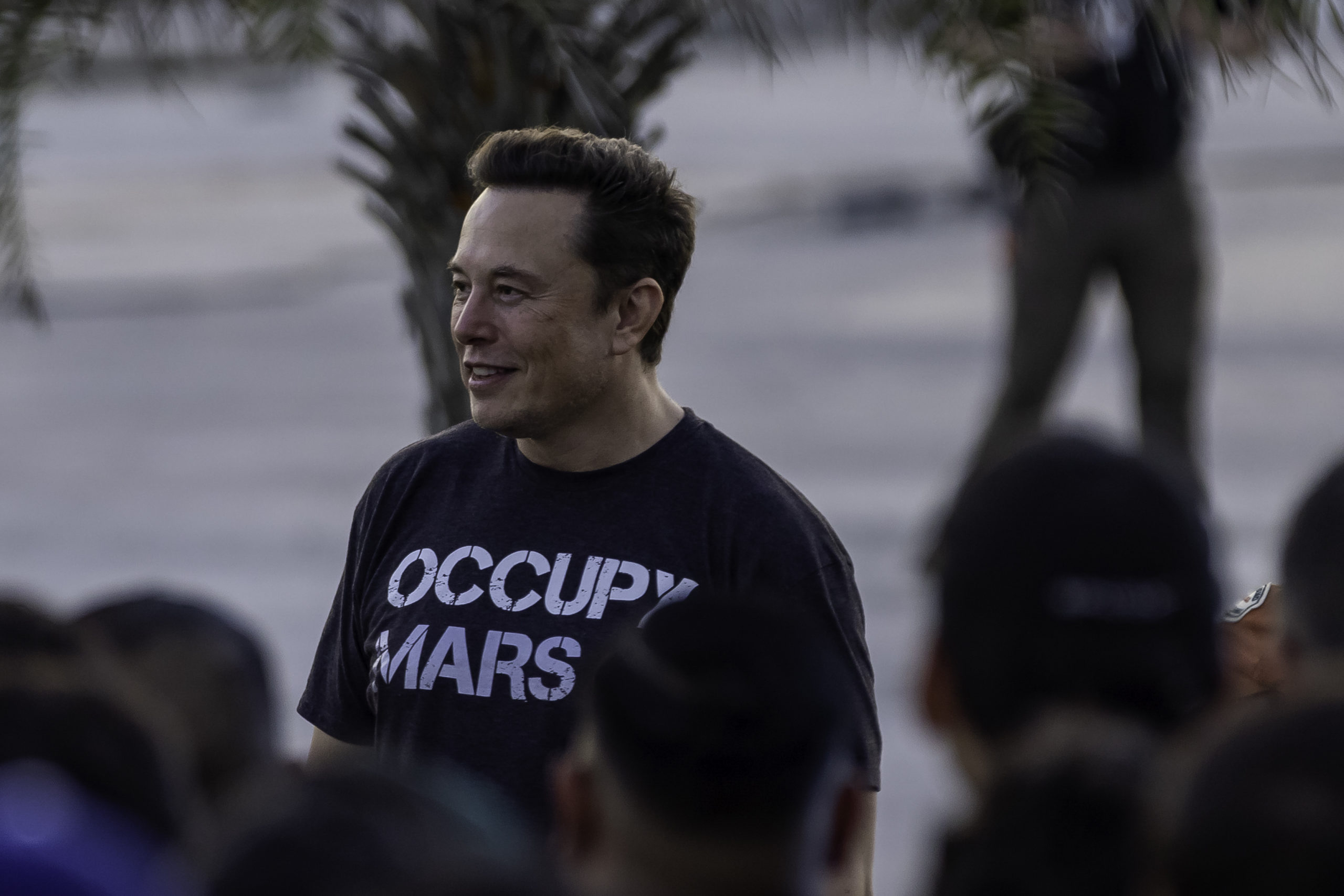Elon Musk’s Friends Reportedly Gave Him Advice on His Desire to Purchase Twitter
