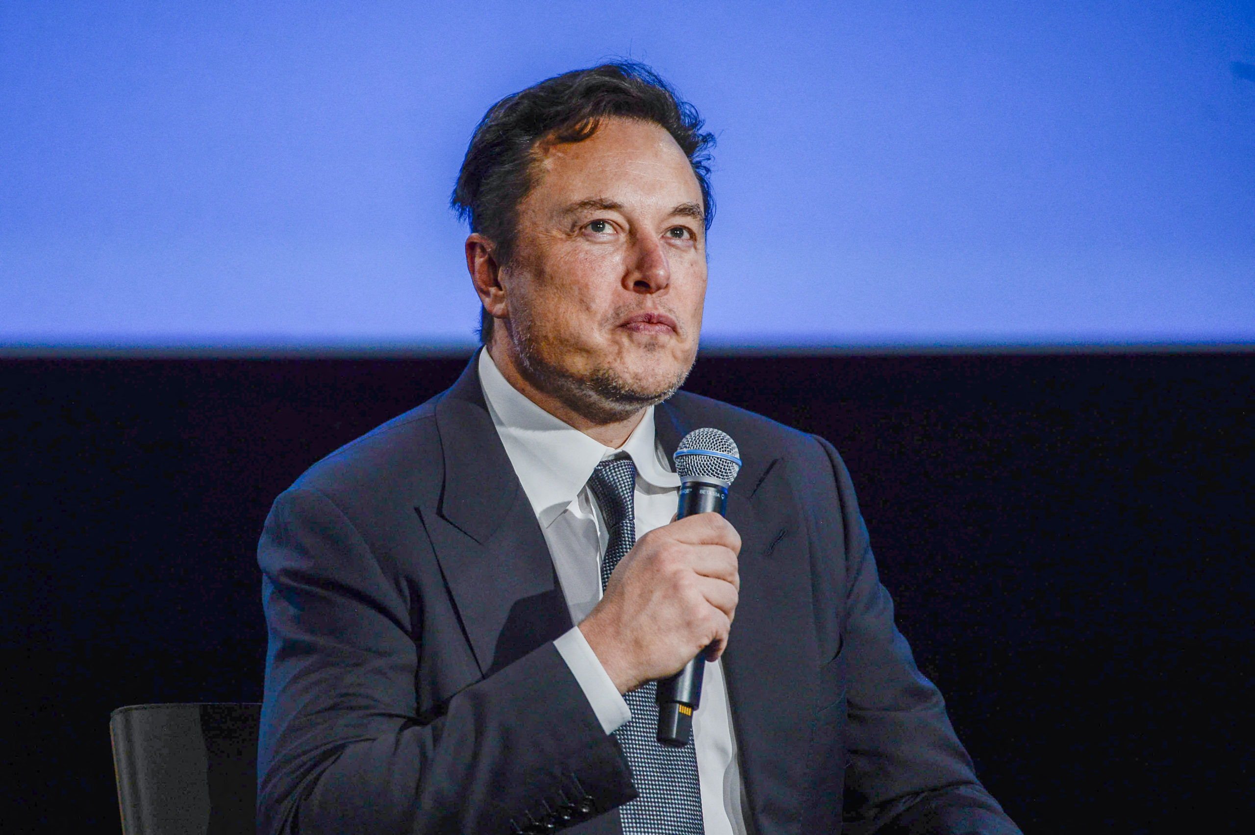 Elon Musk Slams Amazon’s ‘Lord of the Rings’ Series, Declares J.R.R. Tolkien Is ‘Turning in His Grave’