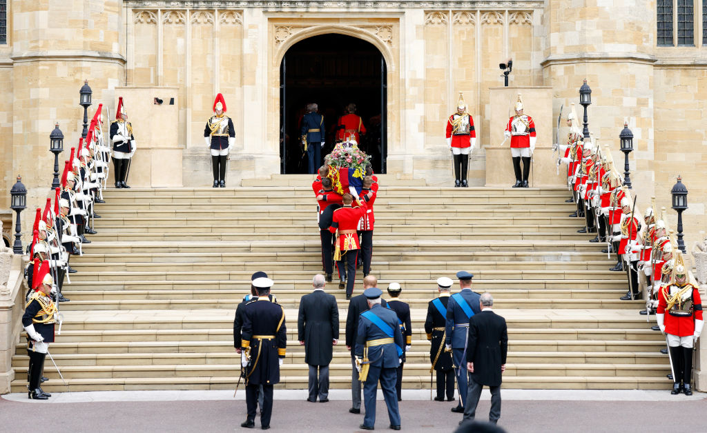 Queen's Lead-Lined Coffin Will Help Her Avoid the Fate of William the Conqueror