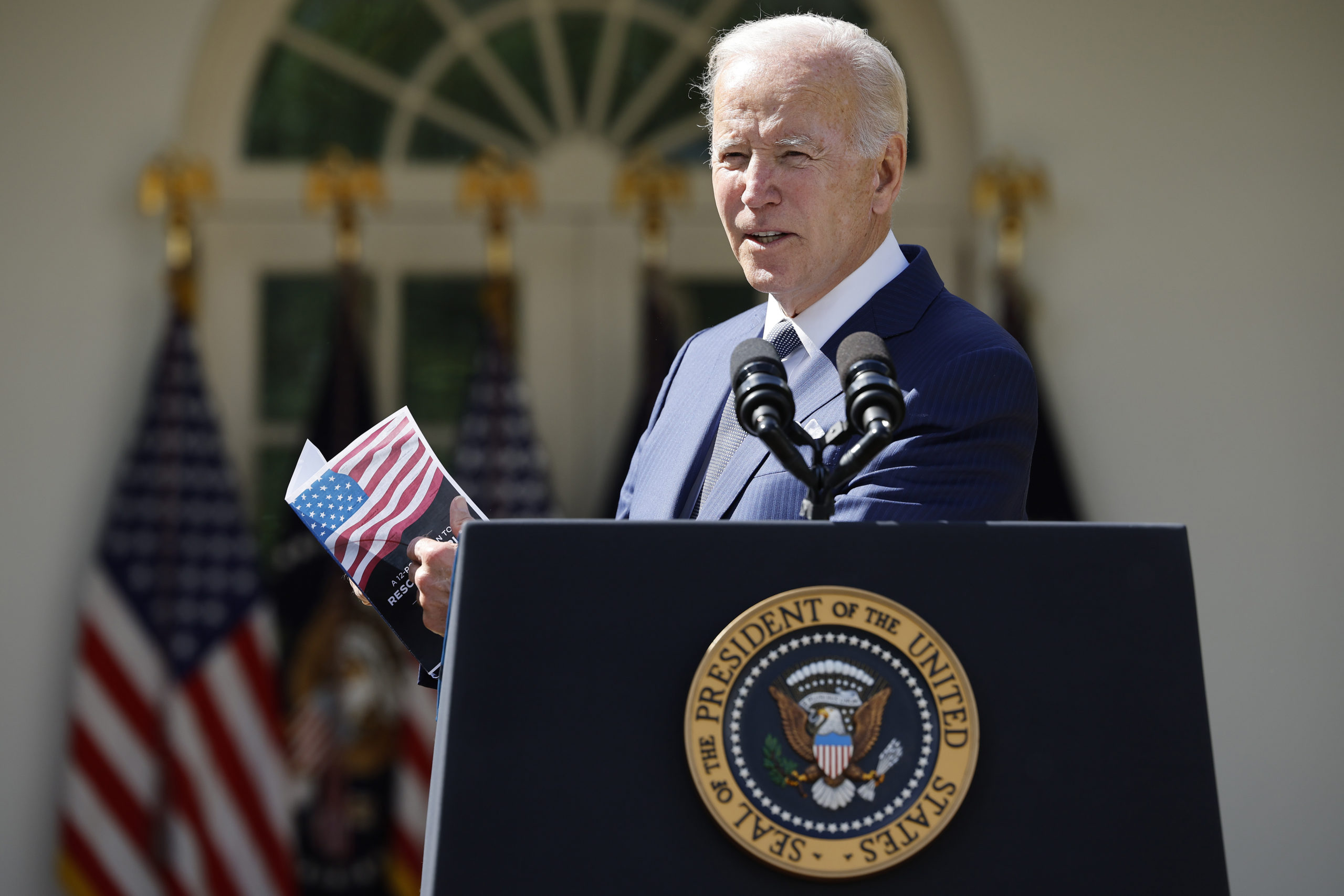 Biden Rings 3 Florida Officials as Hurricane Ian Nears Shore, Misses the Most Important One of All