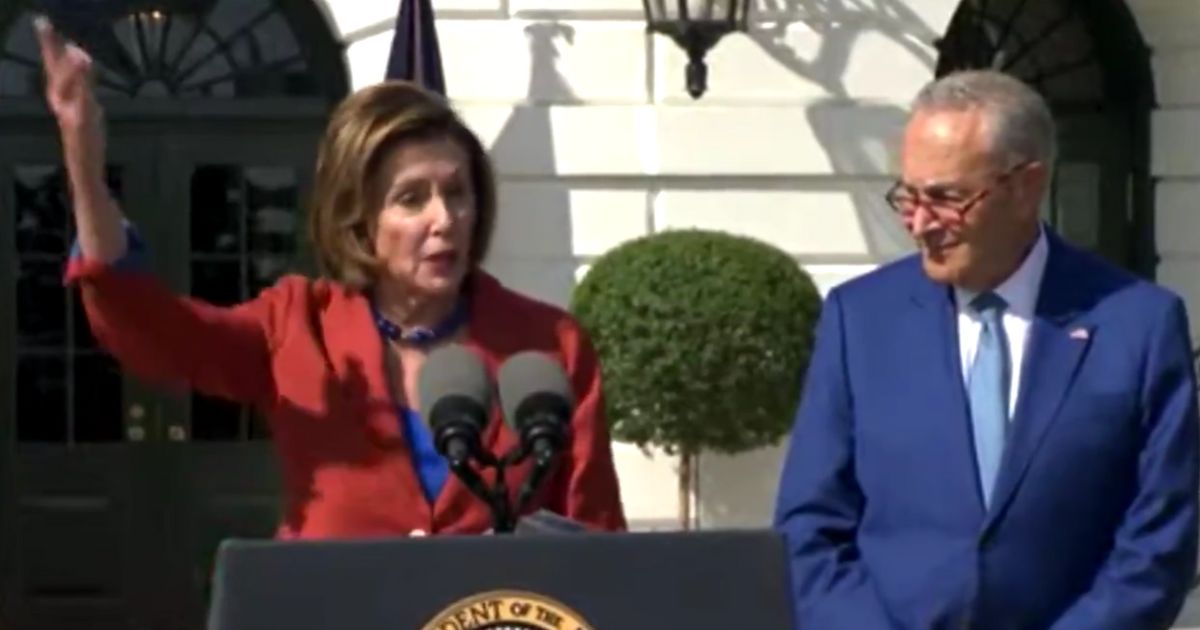Watch: Pelosi Has Jeb Bush Moment When Audience Sits Silently