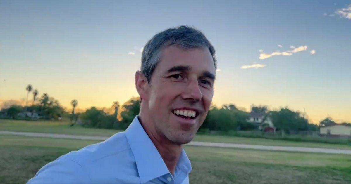 People Notice a Problem as Beto O'Rourke Jogs Along and Invites Supporters to a 'Morning Run'