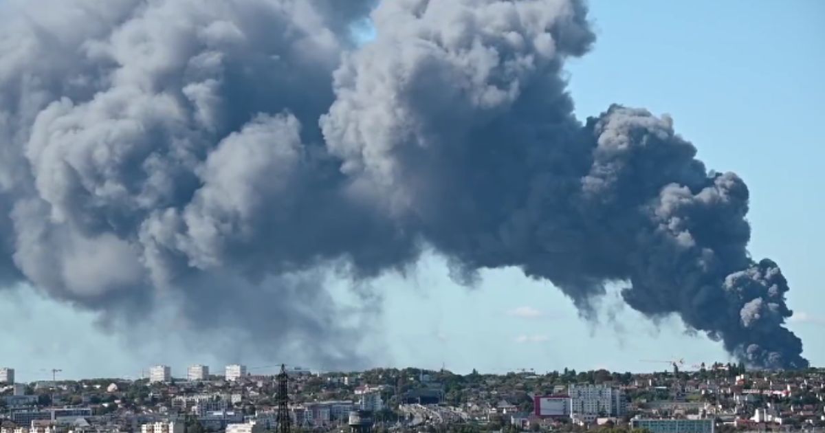 Massive Smoke Column Darkens City as Aggressive Fire Consumes World's Largest Food Market