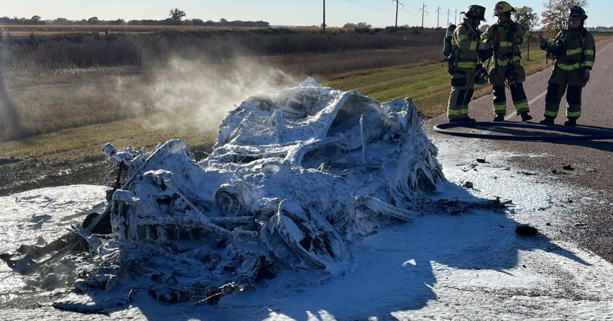 EV Looks Completely Unrecognizable After Catching on Fire, Closing Highway