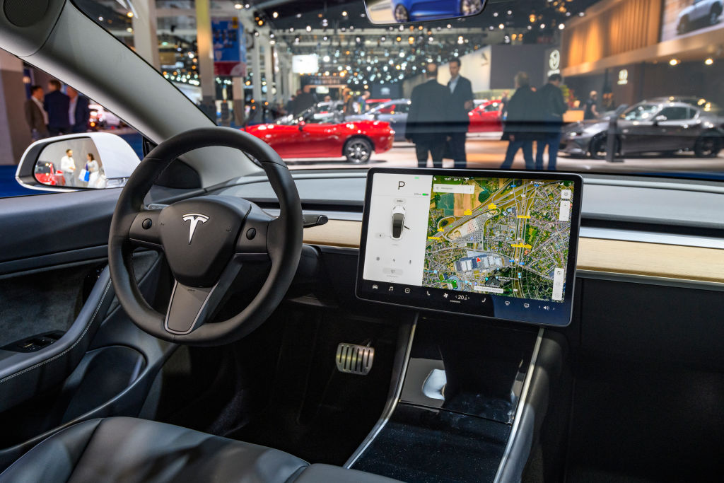 Self-Driving EVs Still Suck at Basic Tasks After $100 Billion and 10 Years of Promises