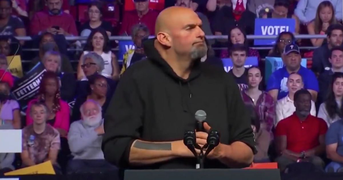Audience Members Look at Each Other in Confusion as Fetterman Slurs Speech and Doesn’t Seem to Notice