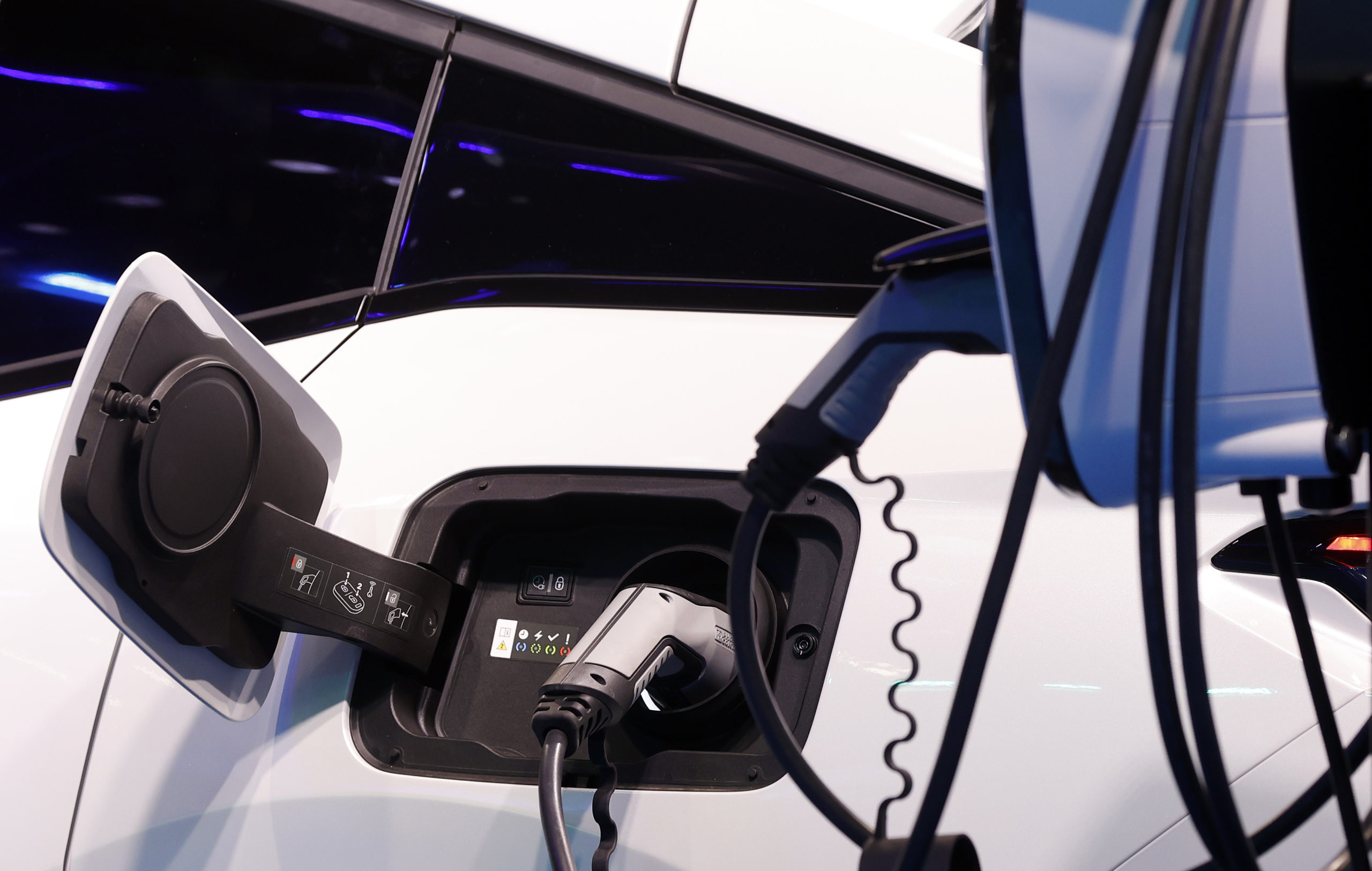 Automaker Won’t Build Electric Vehicles in US Because Workers Make More Flipping Burgers at McDonald’s