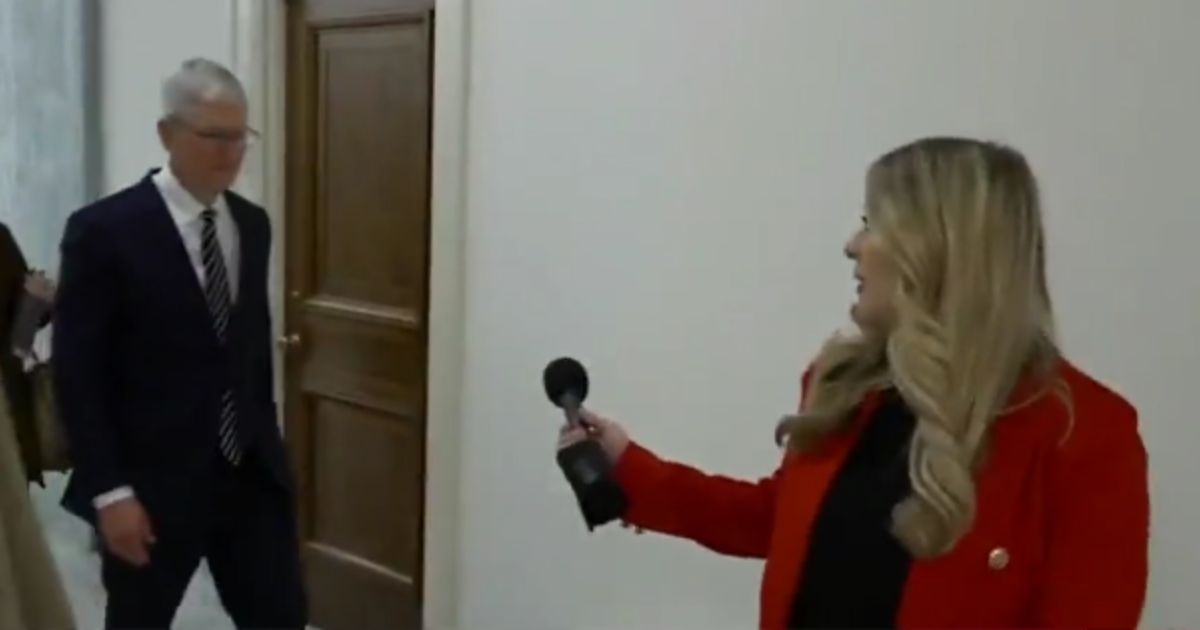 Reporter Confronts Apple CEO Over Sick Move Made Against China Protesters, His Response Is Telling