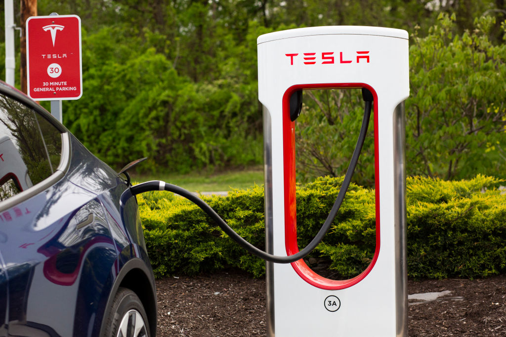 Tesla Owners Experience Major Buyer’s Remorse After Losing Thousands of Dollars Overnight: ‘Cheated and Robbed’