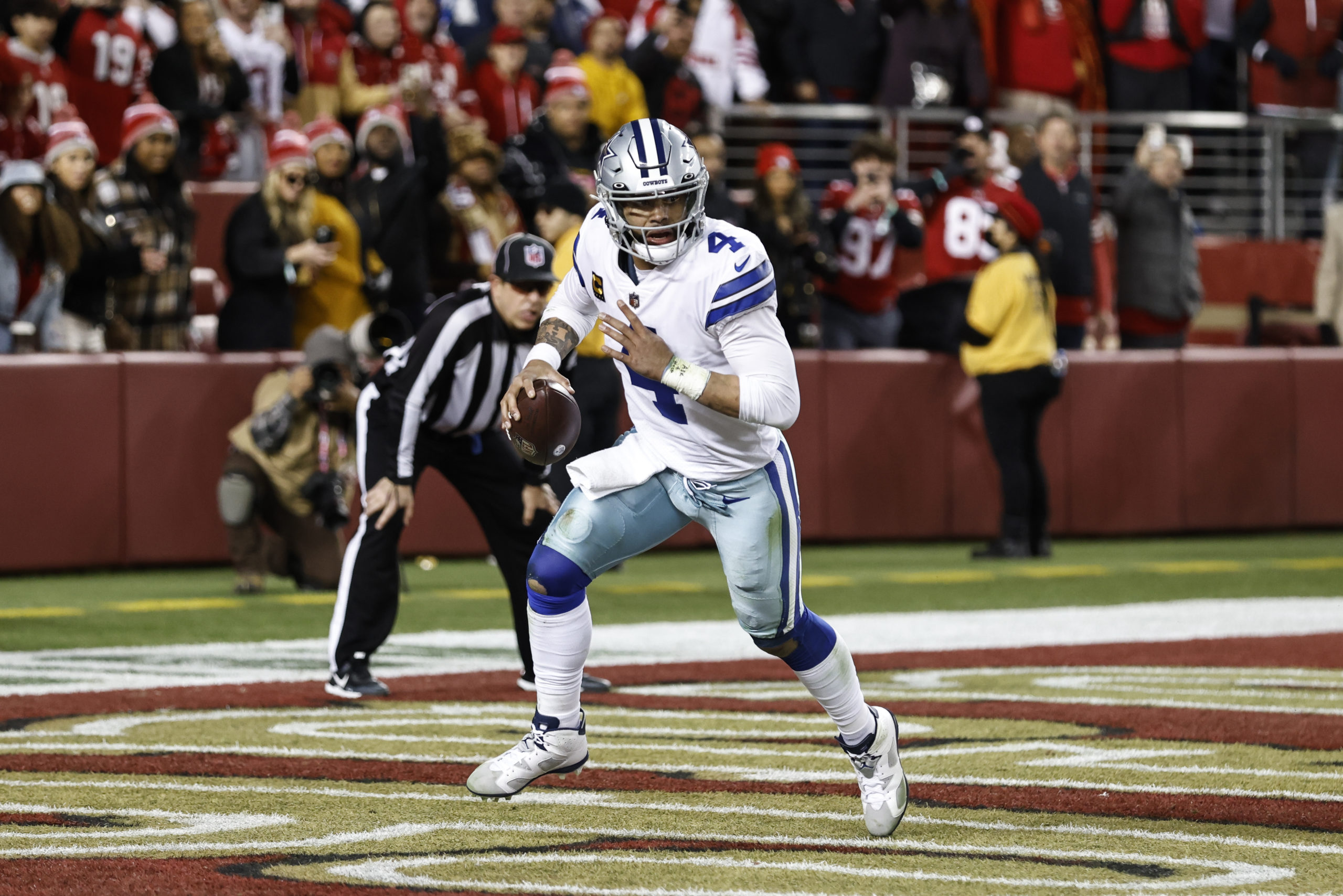 Football Fans Confused by Tweet Posted by the Dallas Cowboys About the Team’s Quarterback